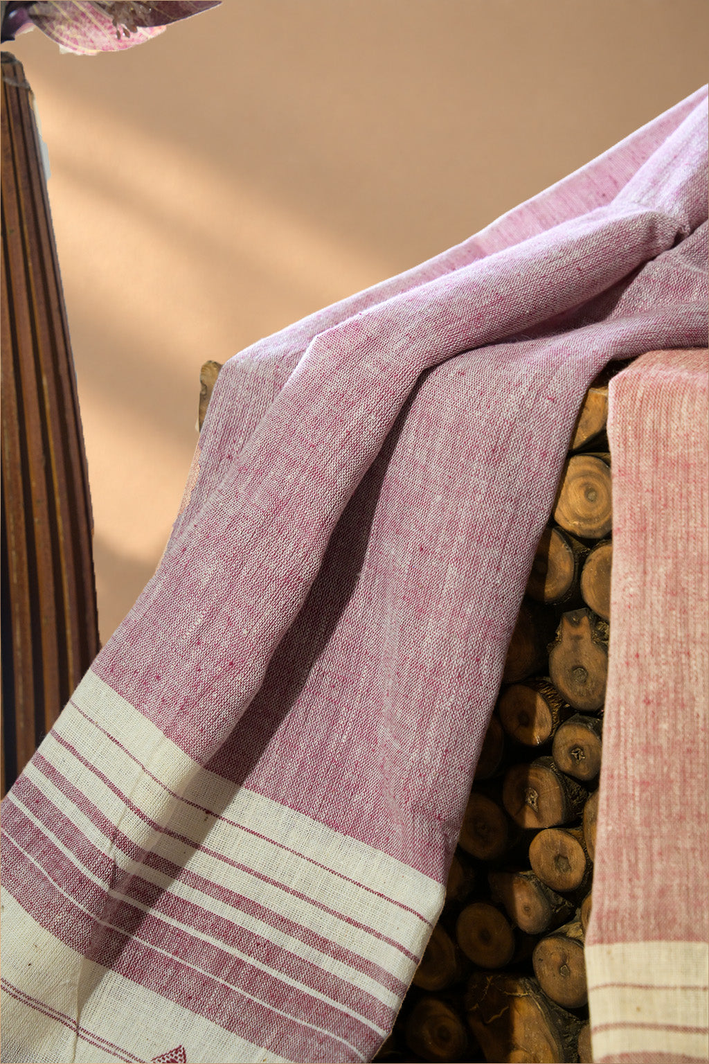 Aachho Gulabi | Adwara | Kala Cotton | Stole - image 3