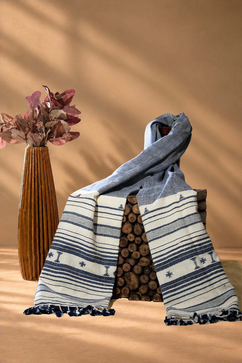 Aachho Vaadli | Thambhali | Kala Cotton | Stole - image 1