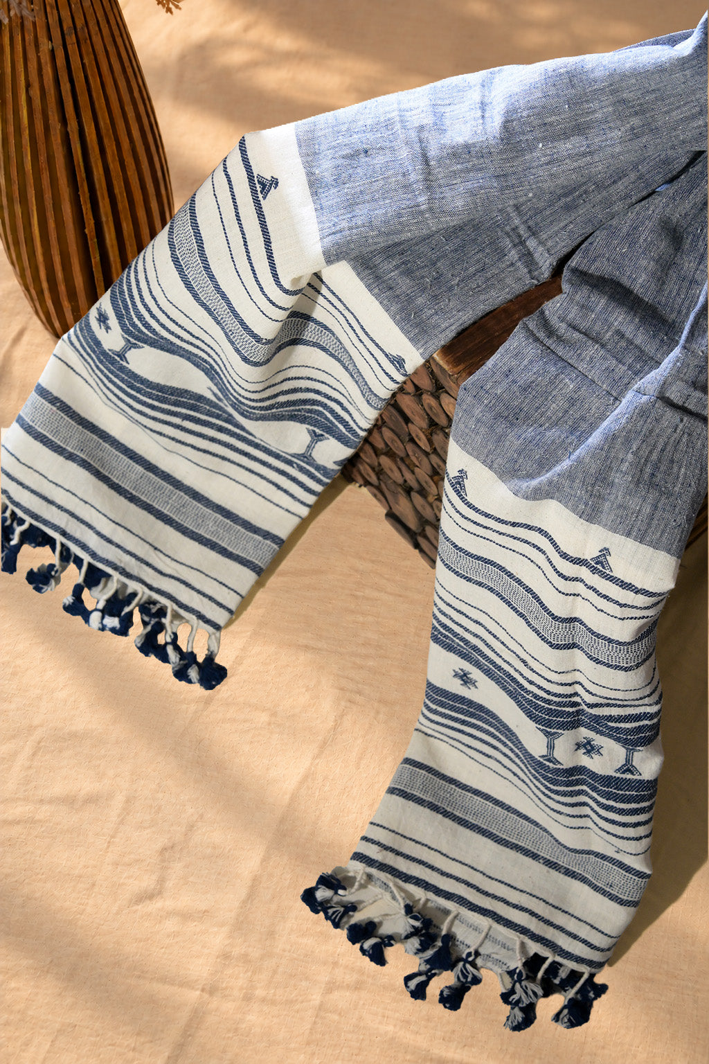 Aachho Vaadli | Thambhali | Kala Cotton | Stole - image 2