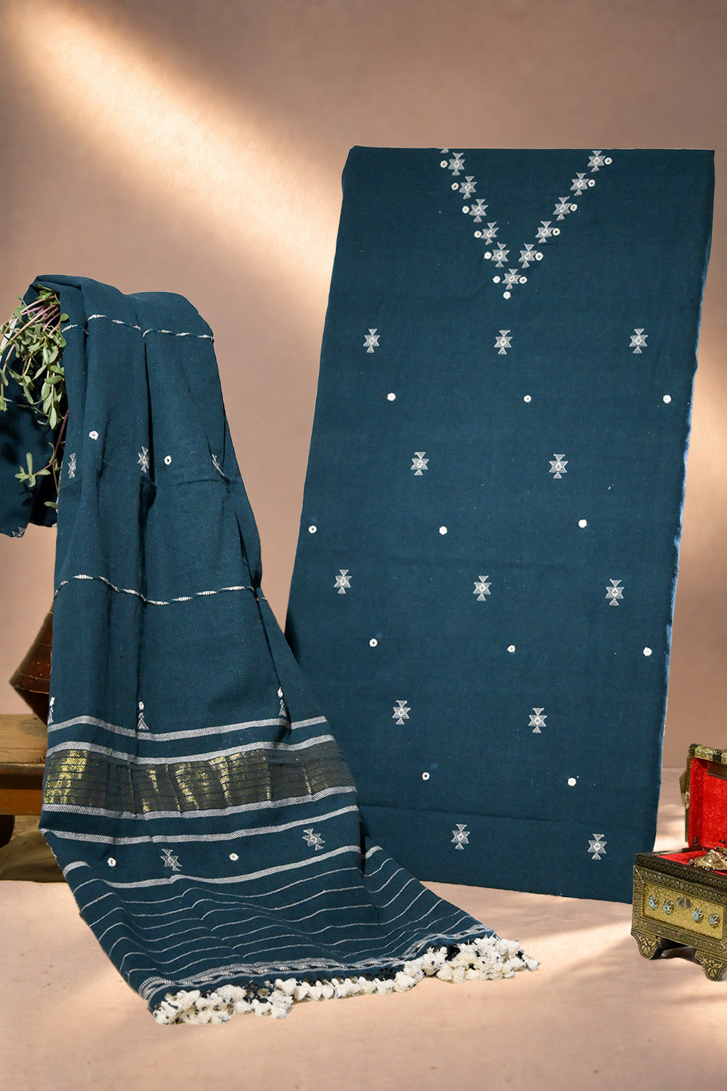 Ghato Neelo | Dhungali | Kala Cotton | Suit Piece - image 1
