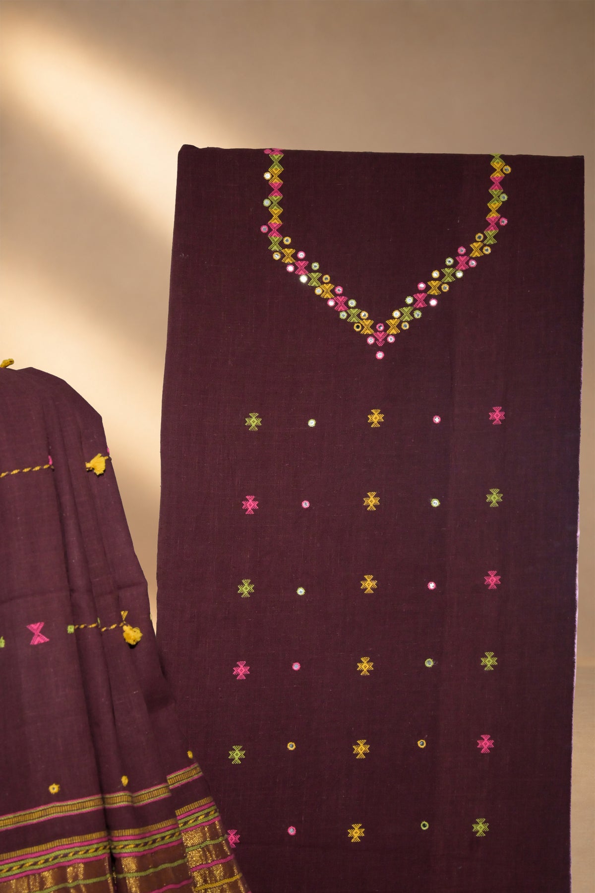 Ghero Gulabi | Chaumukh | Kala Cotton | Suit Piece - image 4