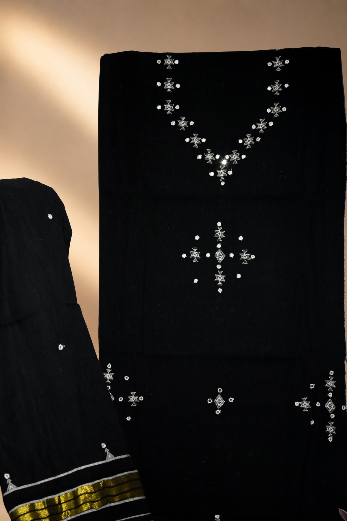 Kaaro | Chaumukh | Kala Cotton | Suit Piece - image 4