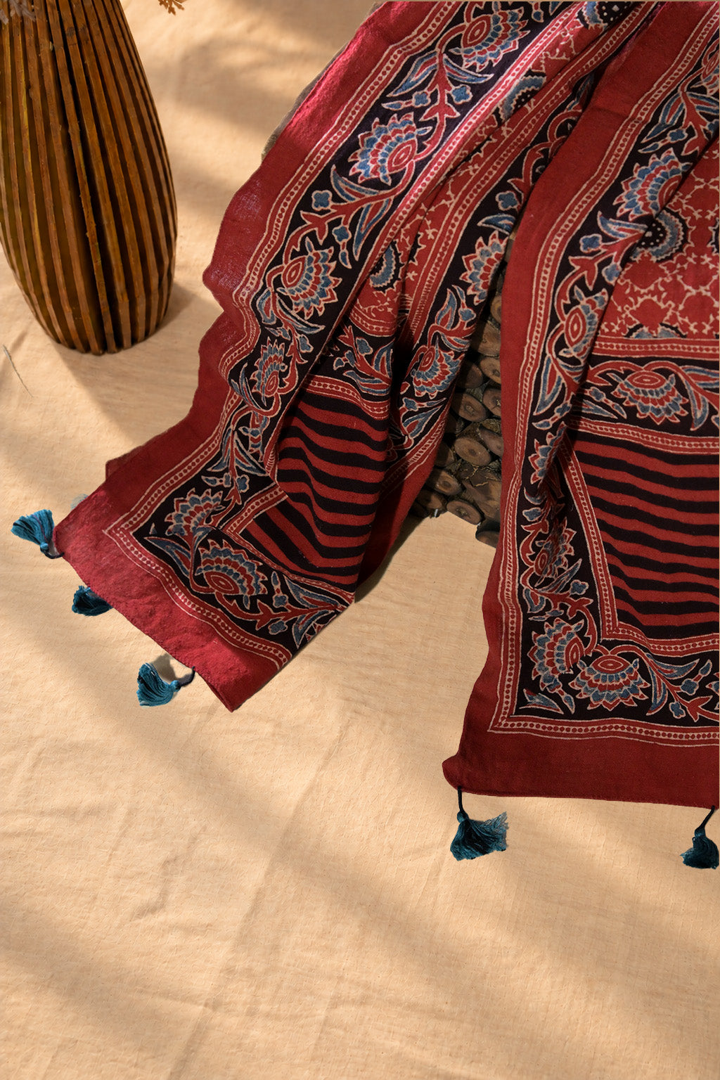 Laal | Minkudi | Kala Cotton | Stole - image 2