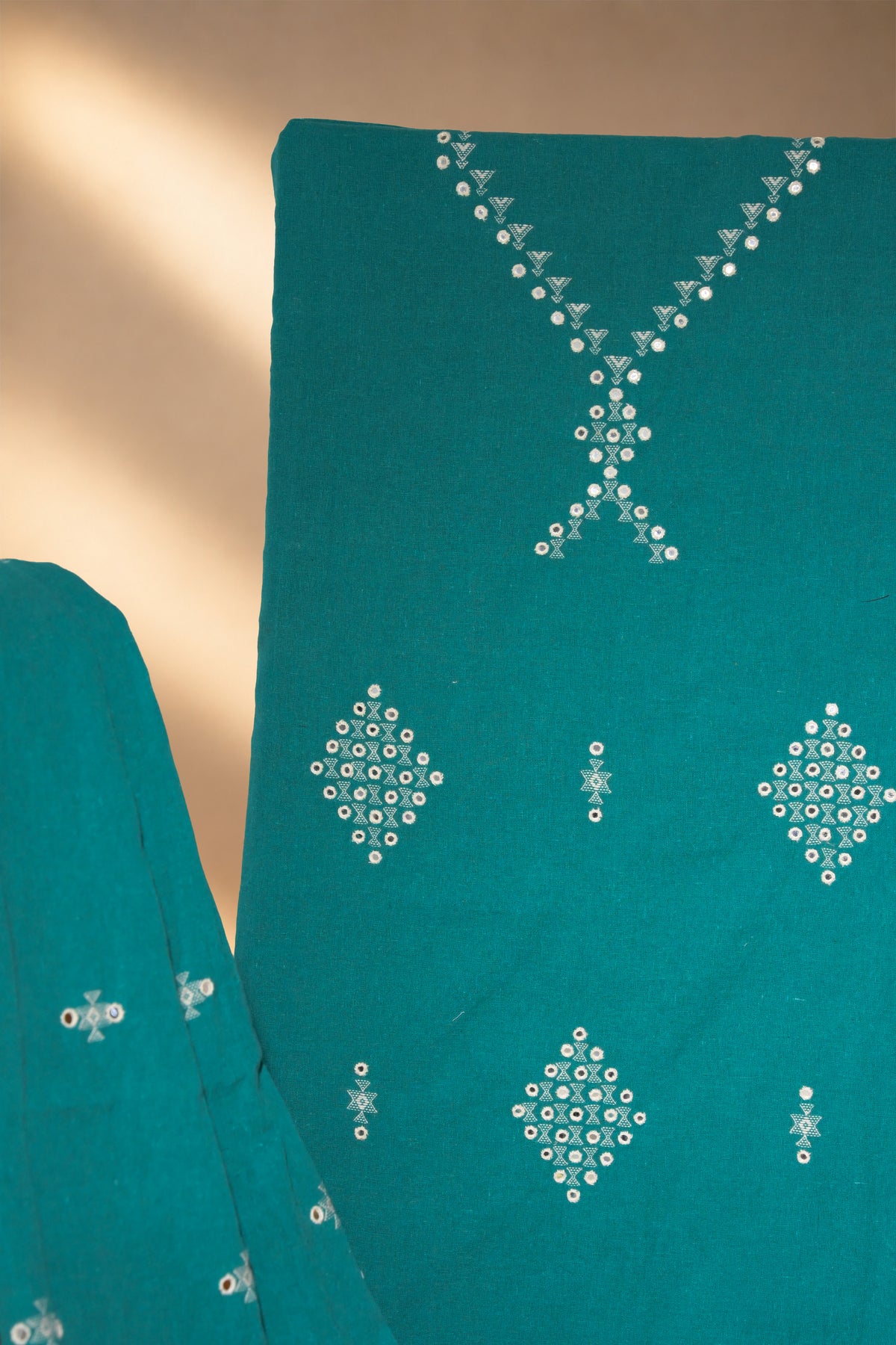 Mor Peenchh | Damroo | Kala Cotton | Suit Piece - image 3