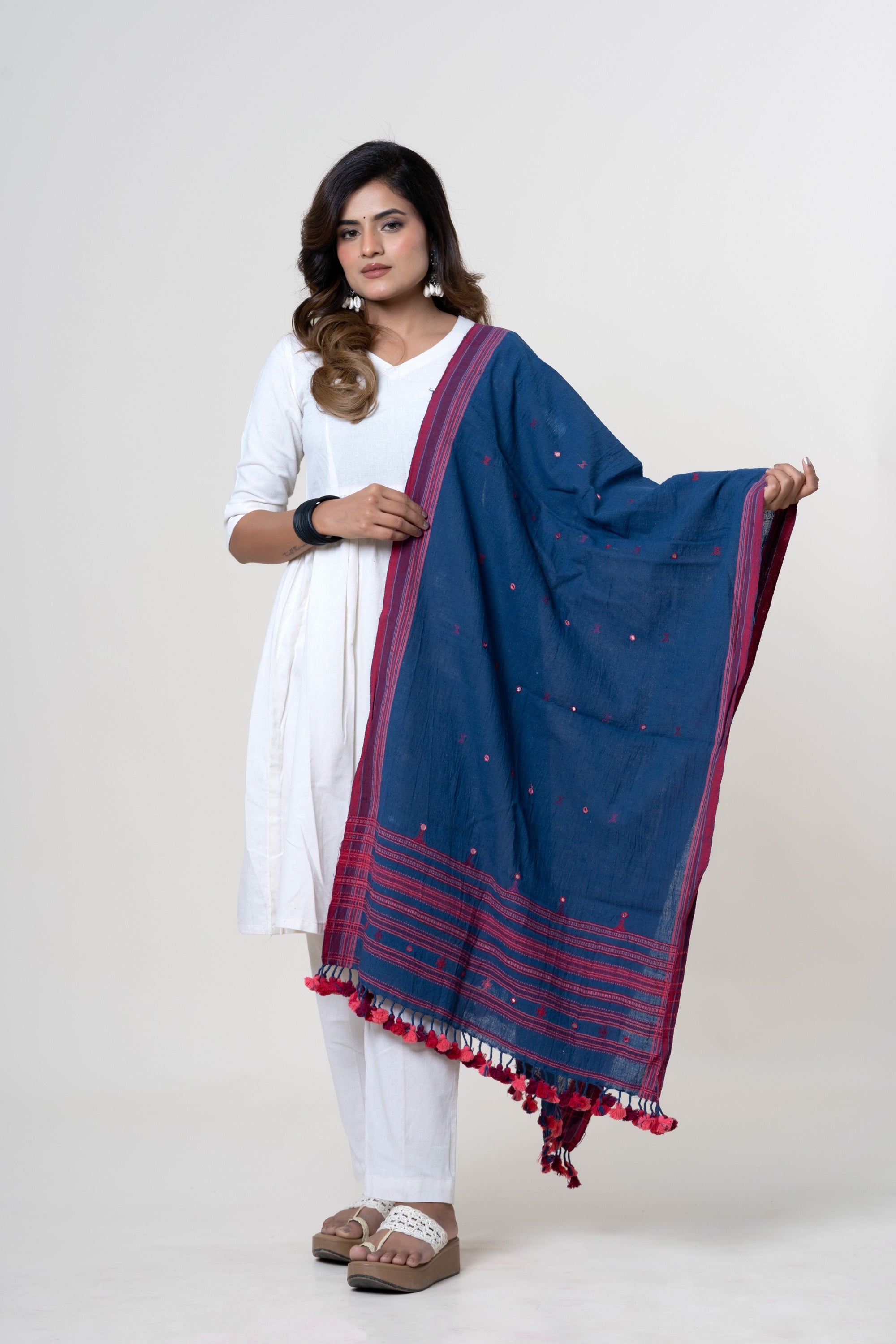 Deep Indigo Blue Bhujodi Handwoven Kala Cotton Stole with Magenta/Pink Accents