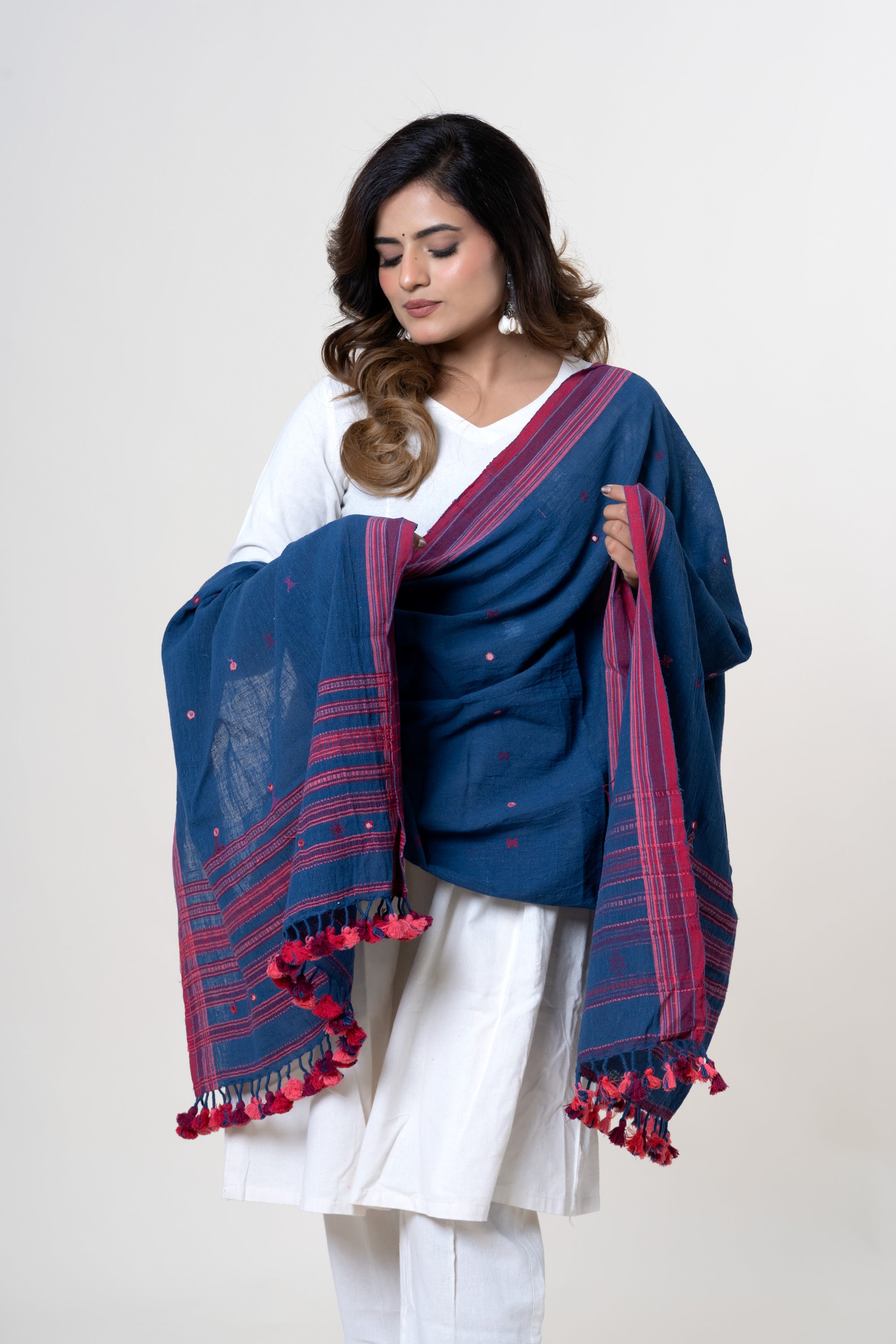 Deep Indigo Blue Bhujodi Handwoven Kala Cotton Stole with Magenta/Pink Accents