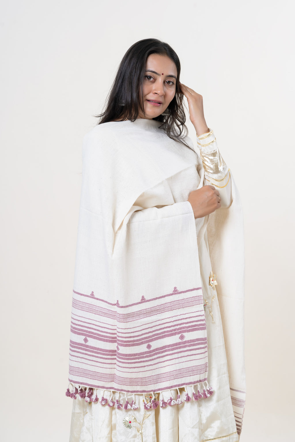 Ivory Bhujodi Handwoven Kala Cotton Stole with Rose Mauve Accents