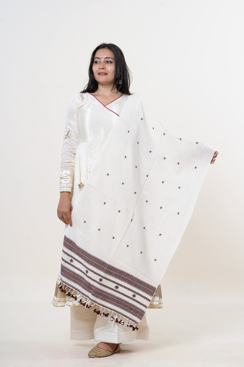 Ivory Bhujodi Handwoven Kala Cotton Stole with Brown Accents