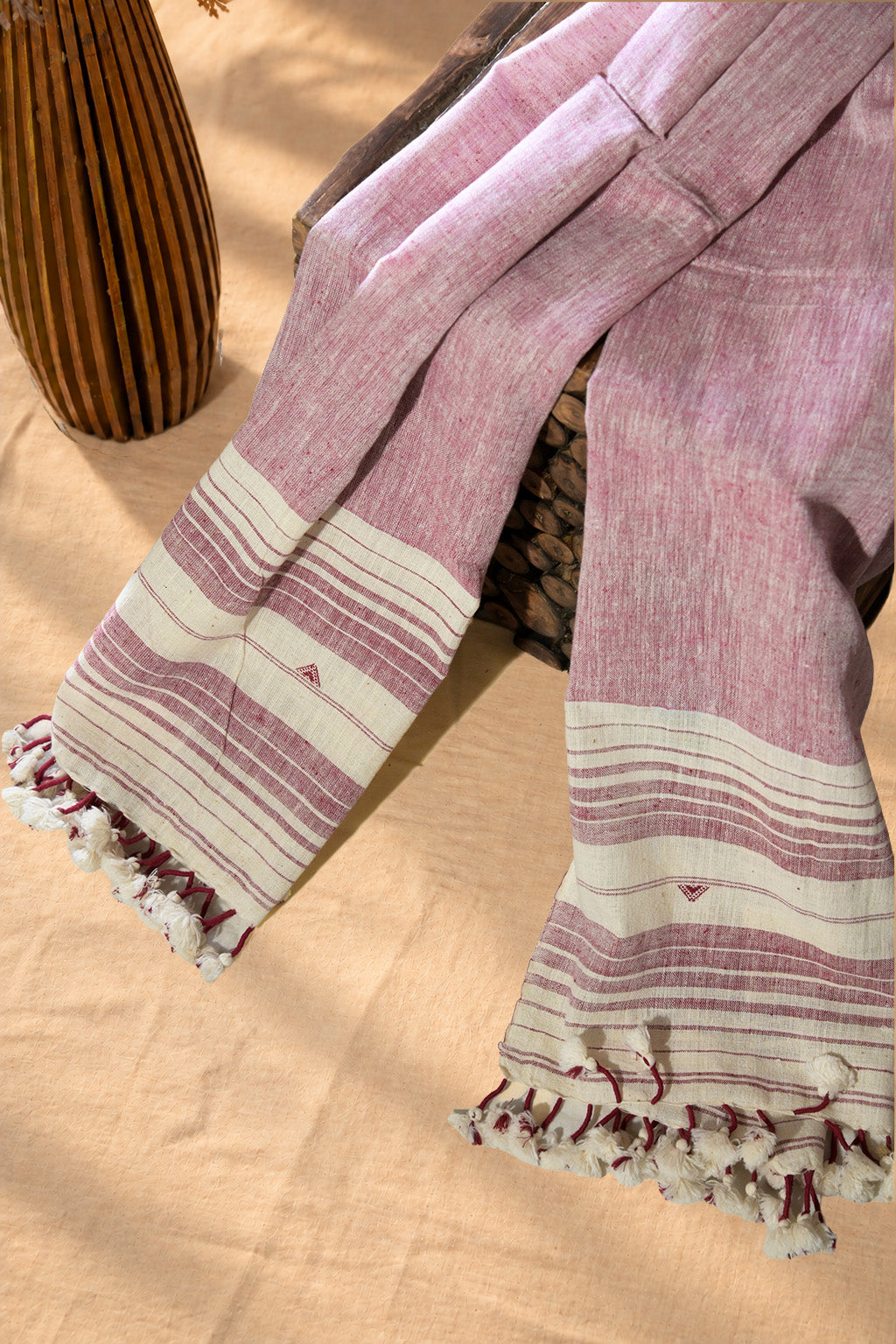 Aachho Gulabi | Adwara | Kala Cotton | Stole - image 2