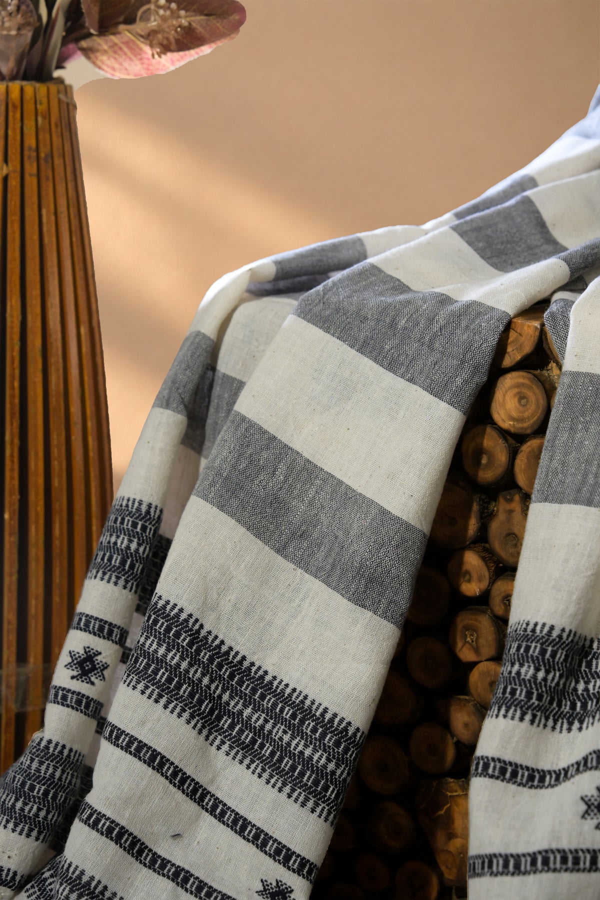 Dhoro | Chaumukh | Kala Cotton | Stole - image 3