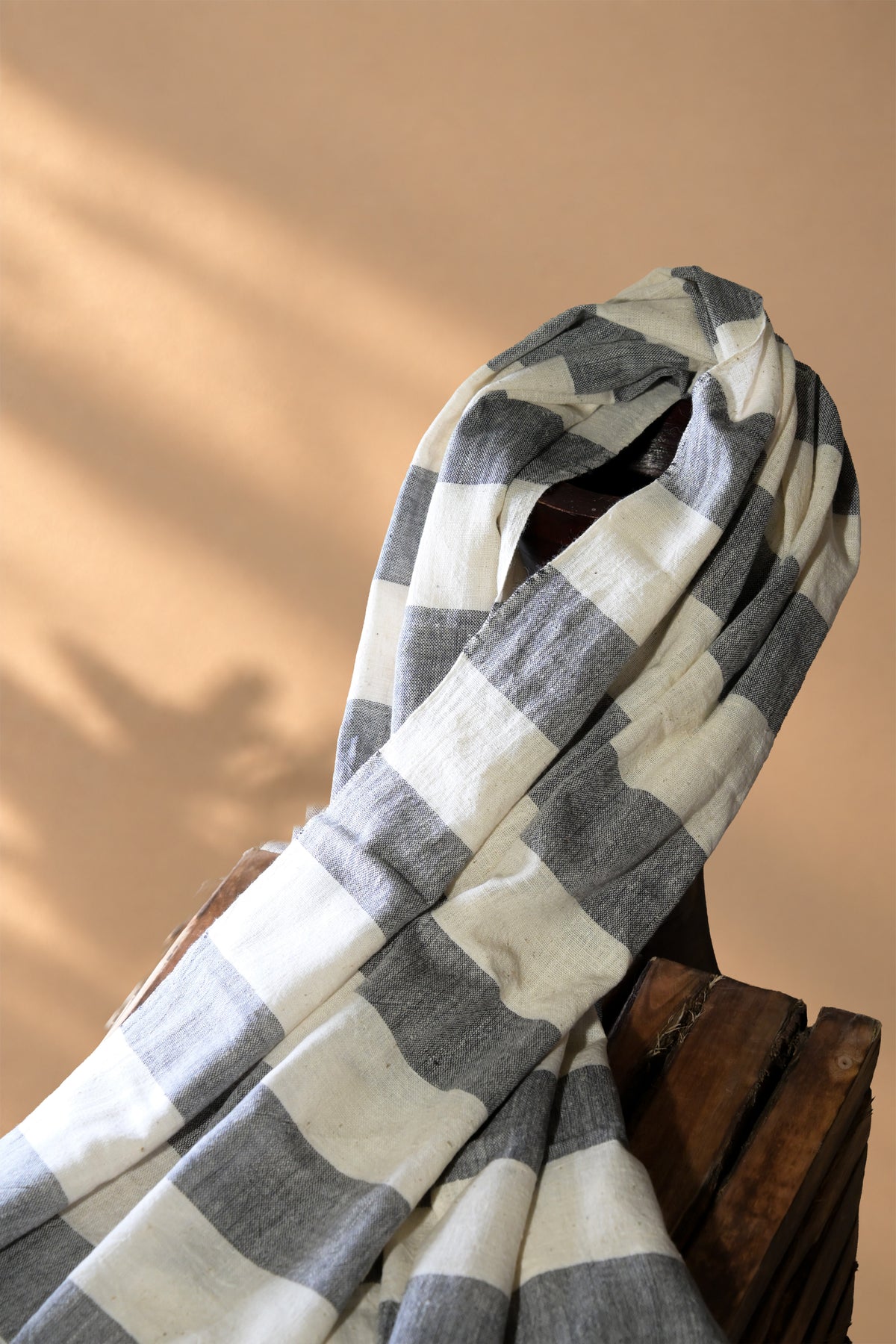 Dhoro | Chaumukh | Kala Cotton | Stole - image 4